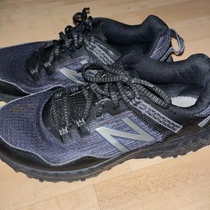 New balance women’s sneakers size 9